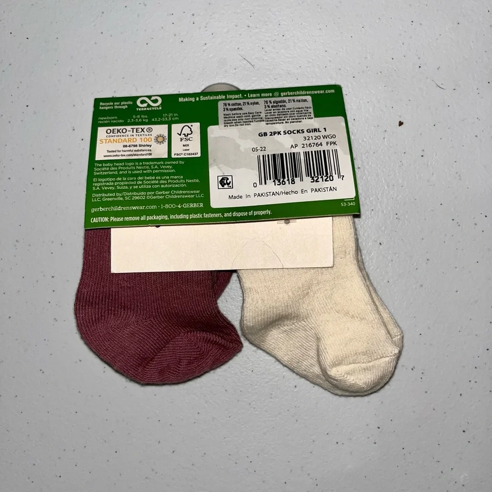 NWT 2 pk Gerber Stay On Socks